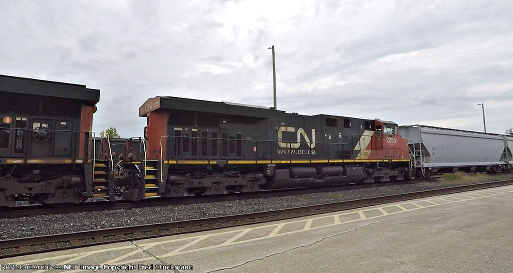 CN 2255